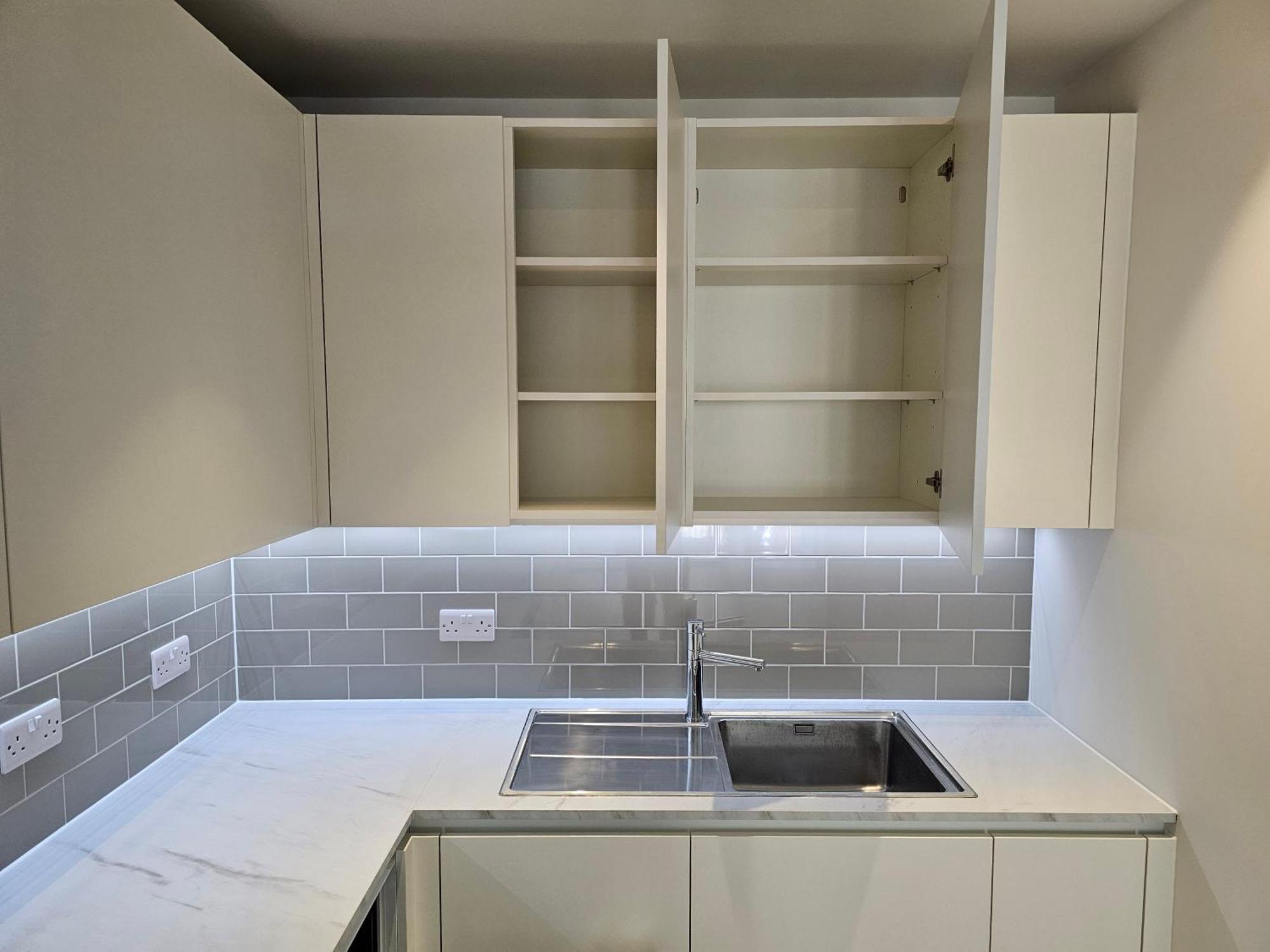 Spacious 30 Minutes To London Apartment